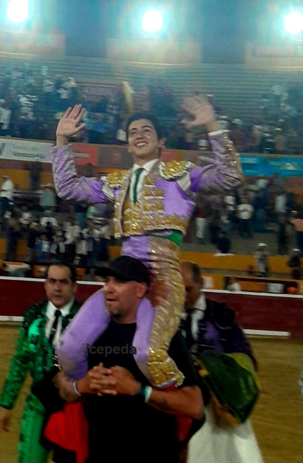 Marco Pérez indulta a “Despechado” y abre la Puerta Grande en el arranque de la Feria del Sol 2026