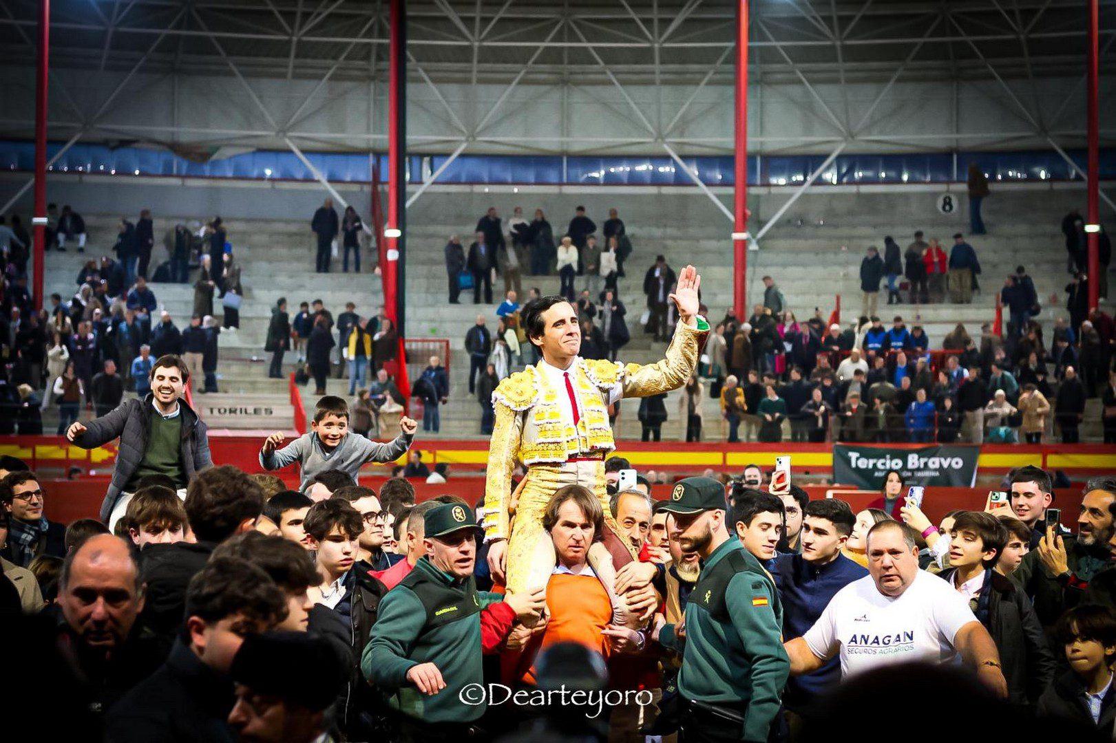 Juan Ortega abre la puerta grande en la última de Valdemorillo