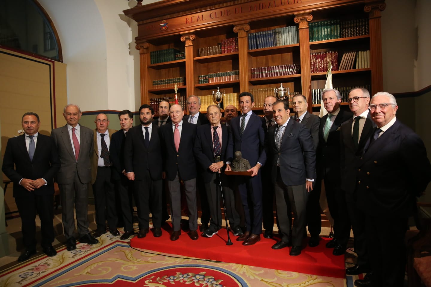 David de Miranda recoge el XIX Memorial Manolo Vázquez tras su histórica Puerta del Príncipe en Sevilla
