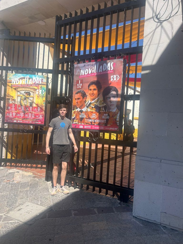 Mario Vilau visita la plaza de San Marcos 24 horas antes de su regreso