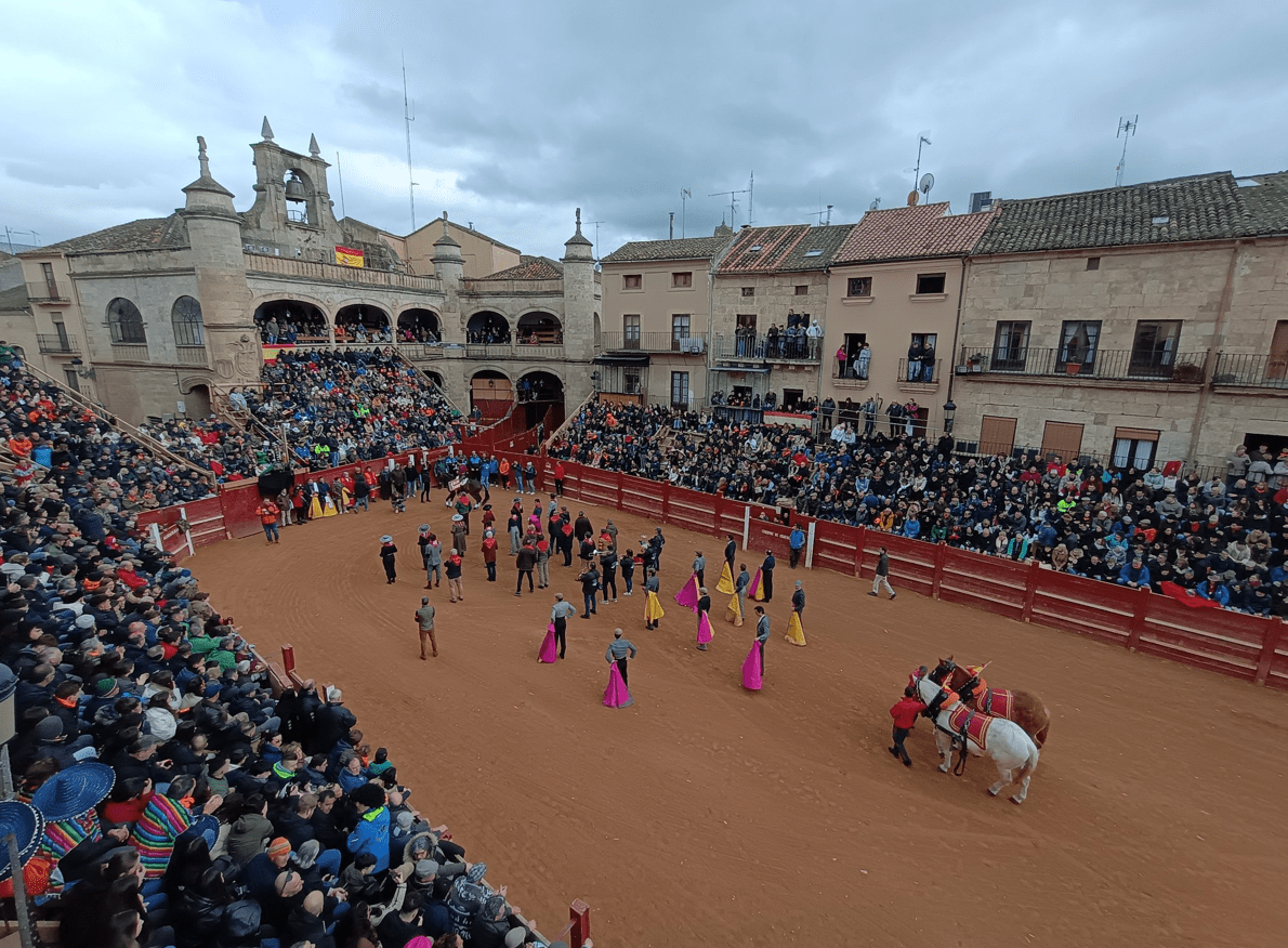 Fernando Vanegas y Víctor Herrero, a hombros en el segundo festejo del Carnaval del Toro