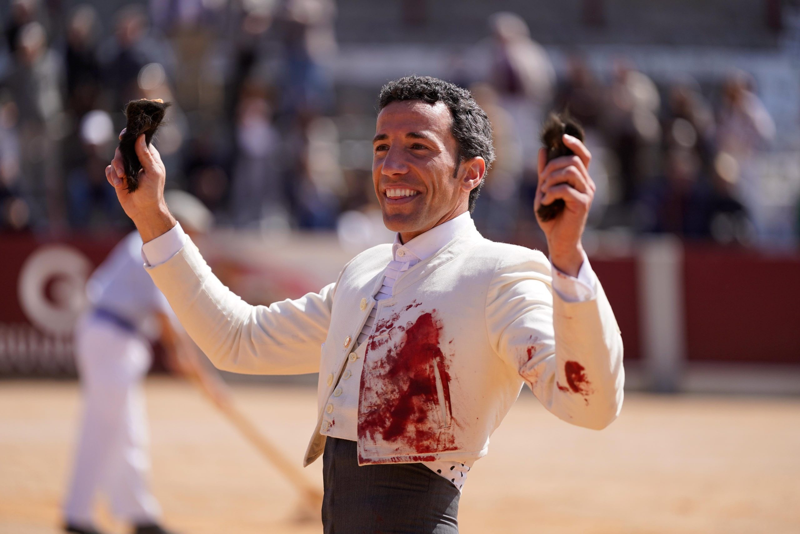 Guijuelo se vuelca con un festival solidario lleno de buen toreo