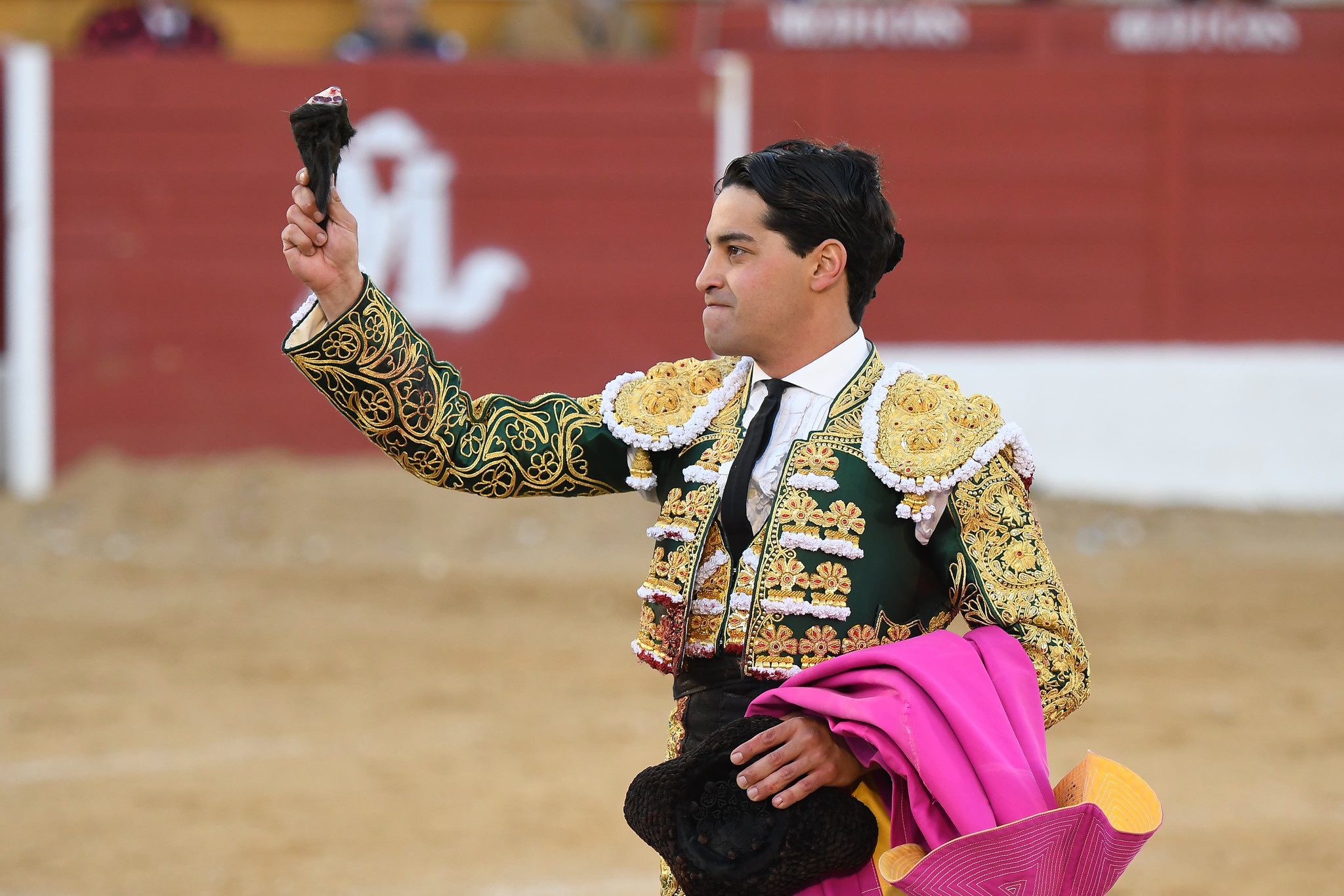 Mario Navas corta una oreja tras faena de temple y valor frente a un toro incómodo