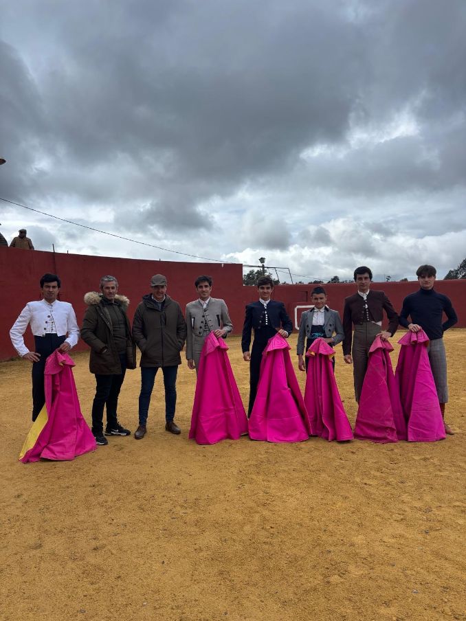 La Escuela Taurina de Guadalajara celebra un tentadero formativo en la ganadería de Diego Curiel bajo la dirección de Ángel Puerta