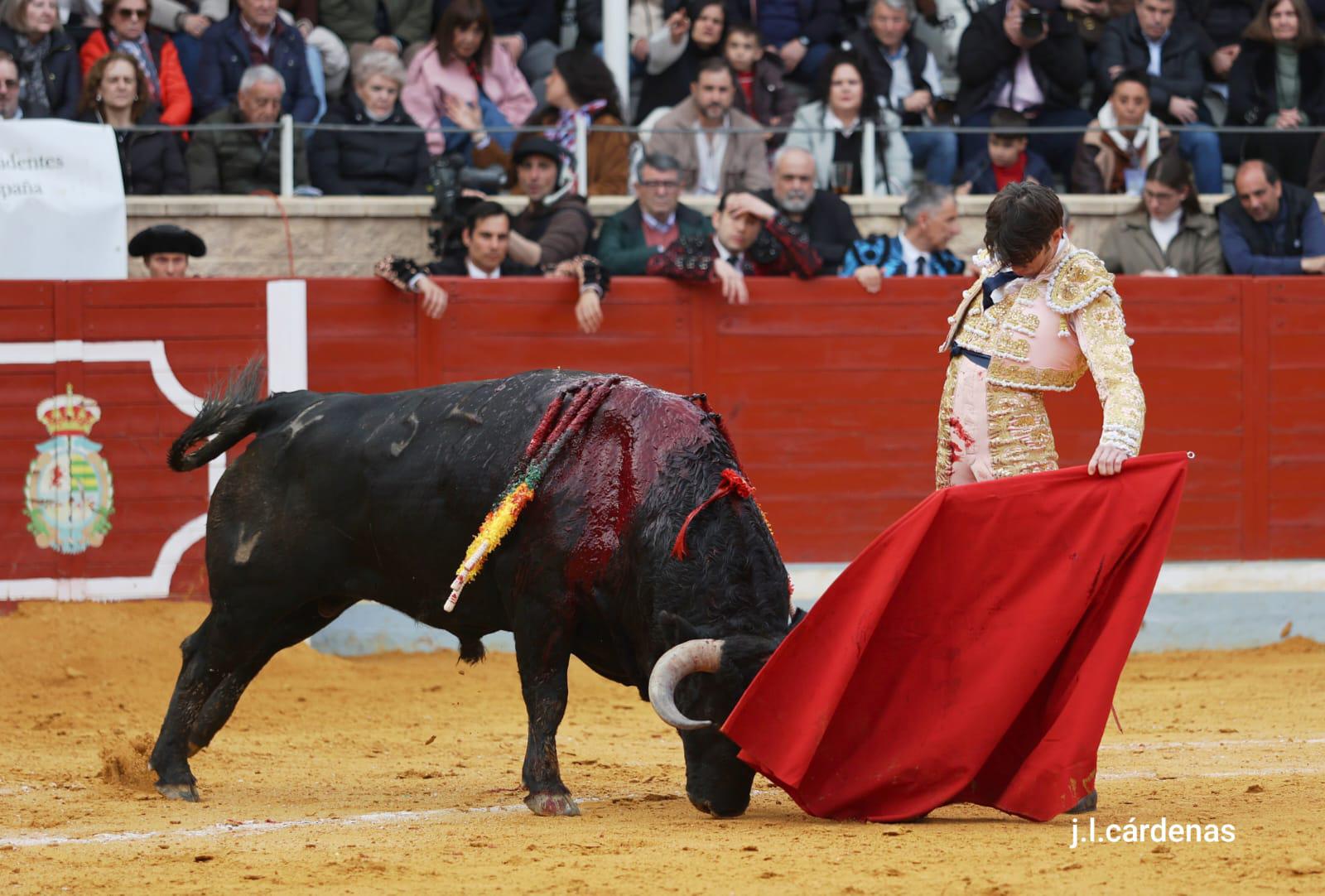 Adrián de Torres deja actitud y oficio ante un ‘Basculista’ con momentos de calidad