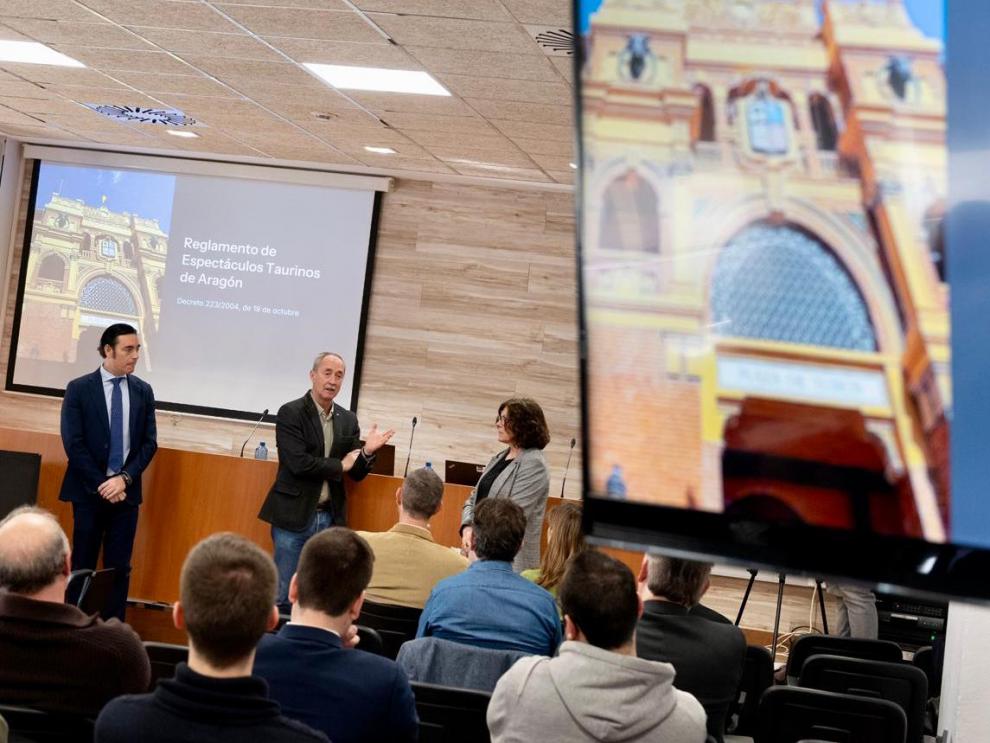 Aragón impulsa la formación de presidentes de plazas de toros con un curso específico