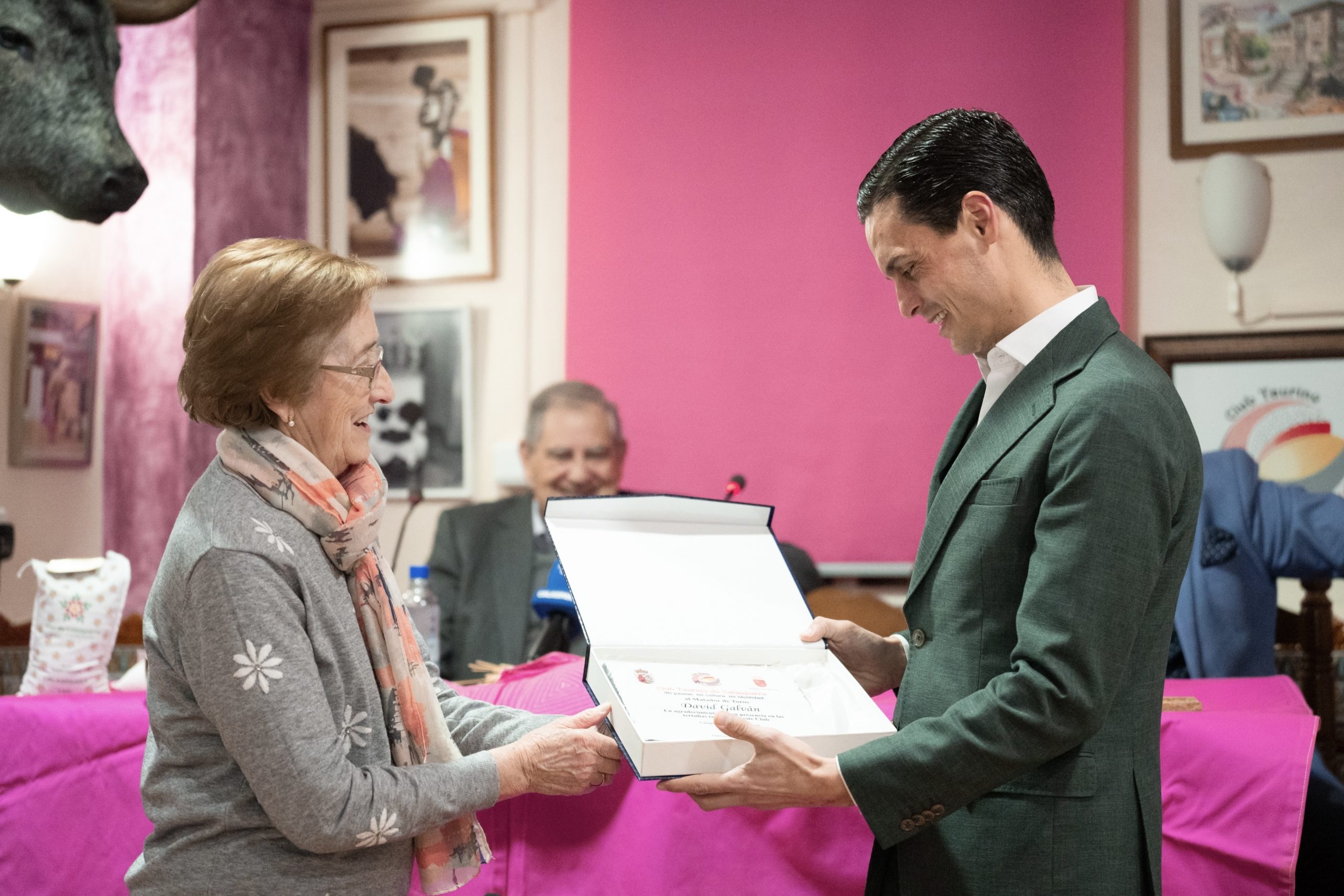 Calasparra rinde homenaje a David Galván en una noche de arte y tauromaquia