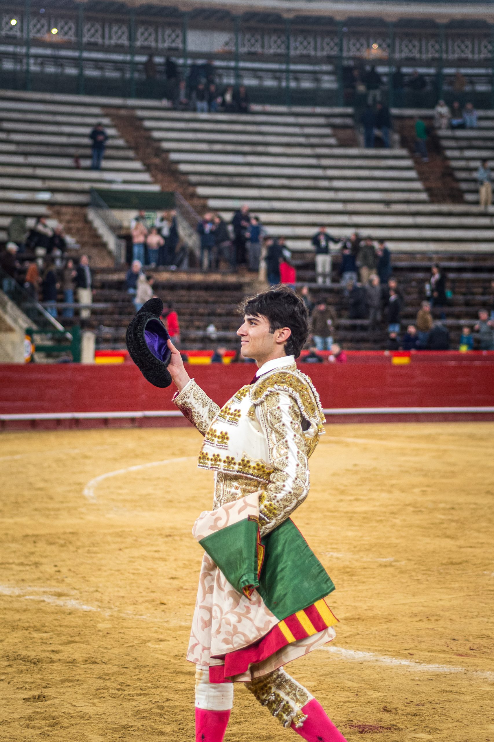 Vilau y Polope rascan una vuelta al ruedo en una tarde deslucida