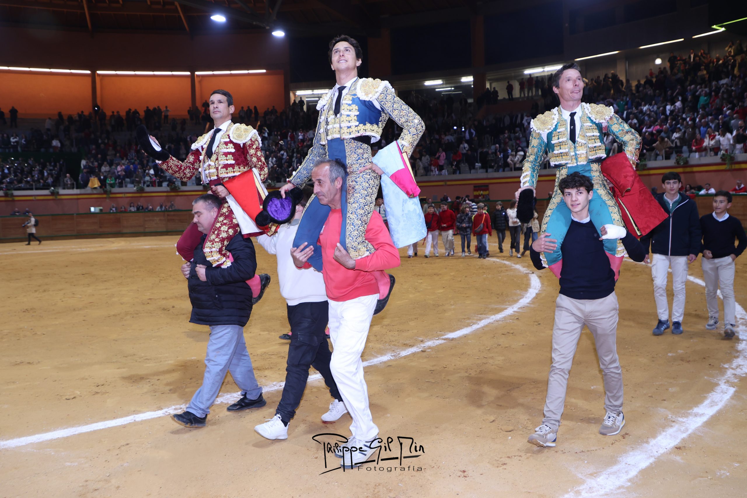 Roca Rey y Manzanares marcan la diferencia en una tarde de buen toreo en Arnedo