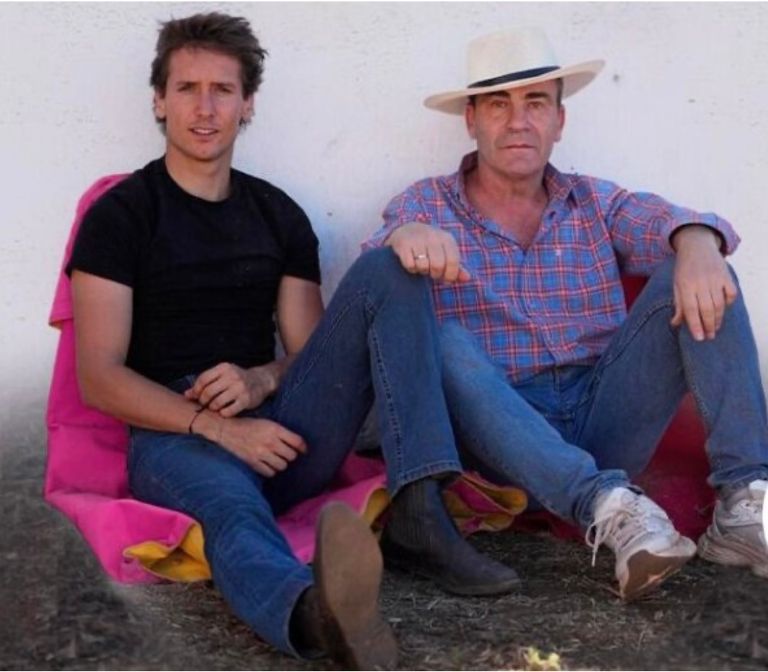 José Antonio Carretero se une al equipo de apoderamiento del matador de toros Arturo Gilio