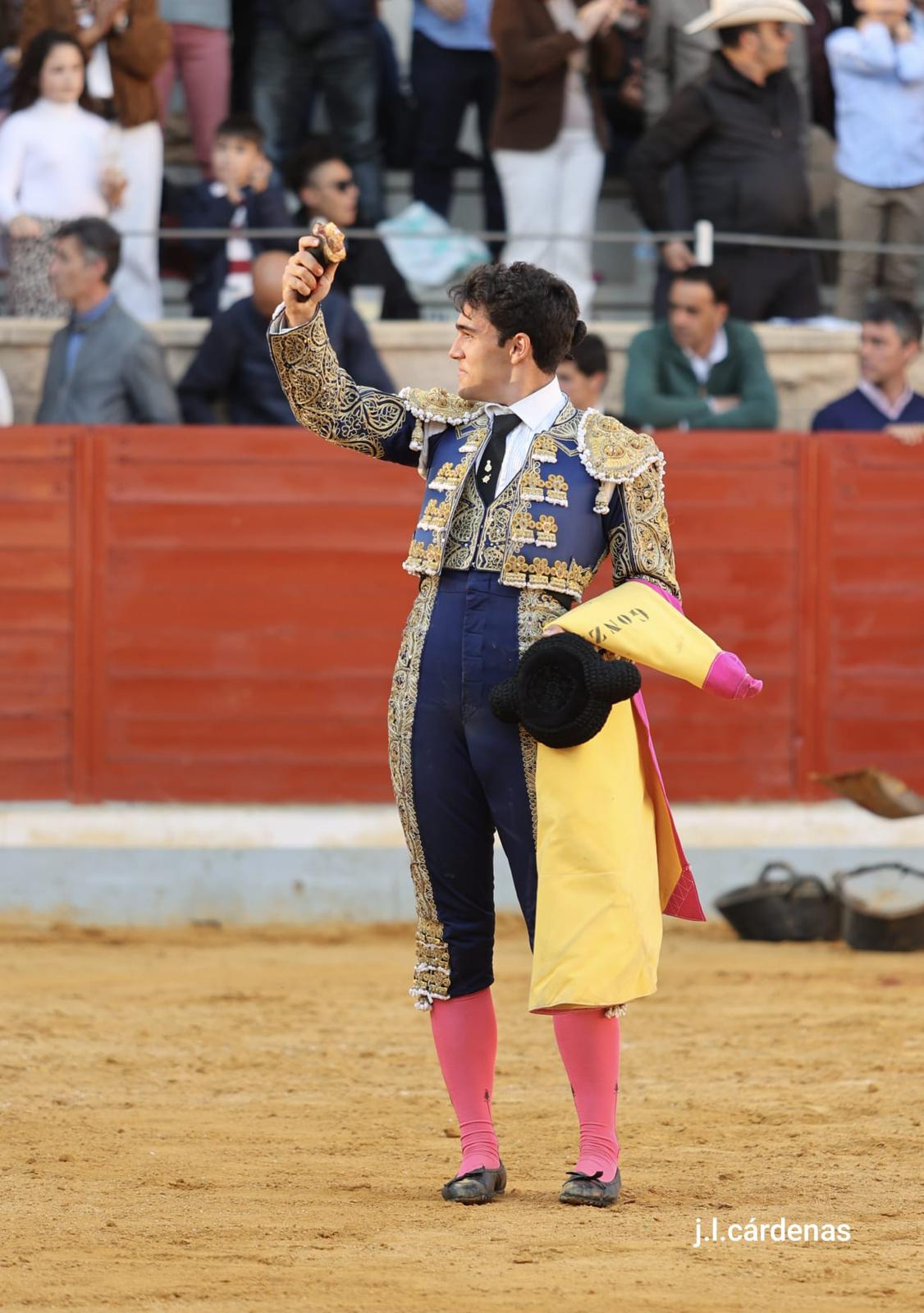 Alejandro González marca el paso en el arranque del Alfarero de Plata en Villaseca de la Sagra