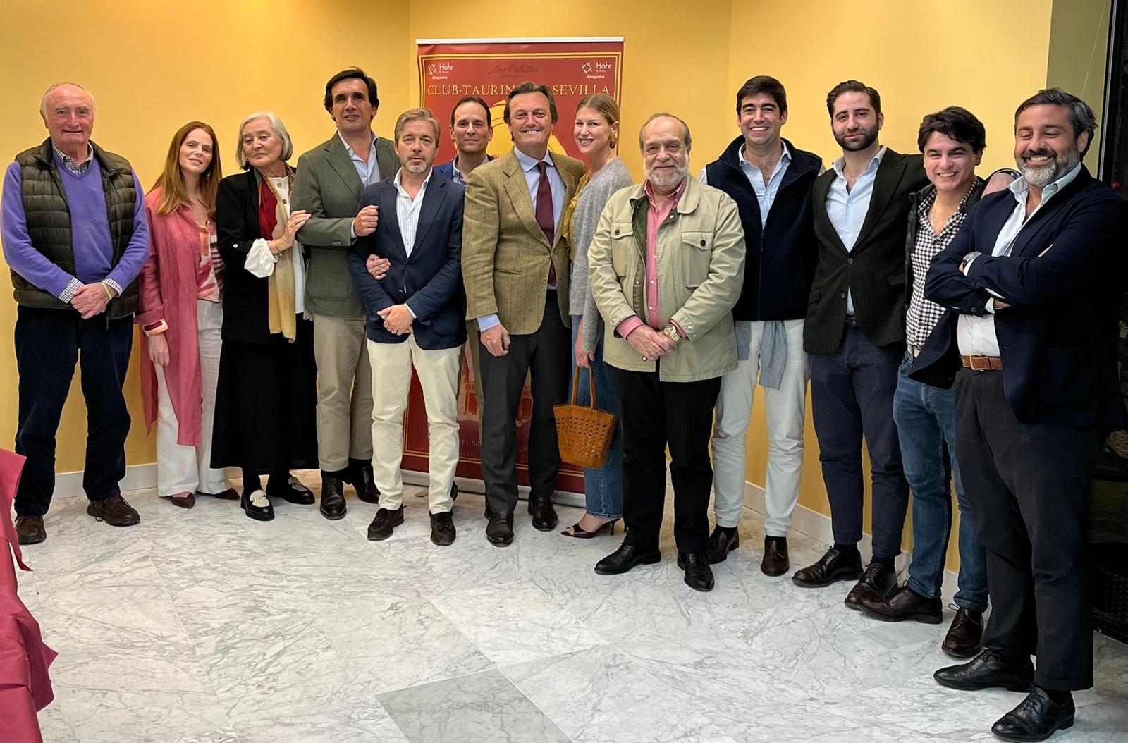 Raúl Gracia ‘El Tato’ recibe un homenaje del Club Taurino de Sevilla por el 30º aniversario de su Puerta del Príncipe