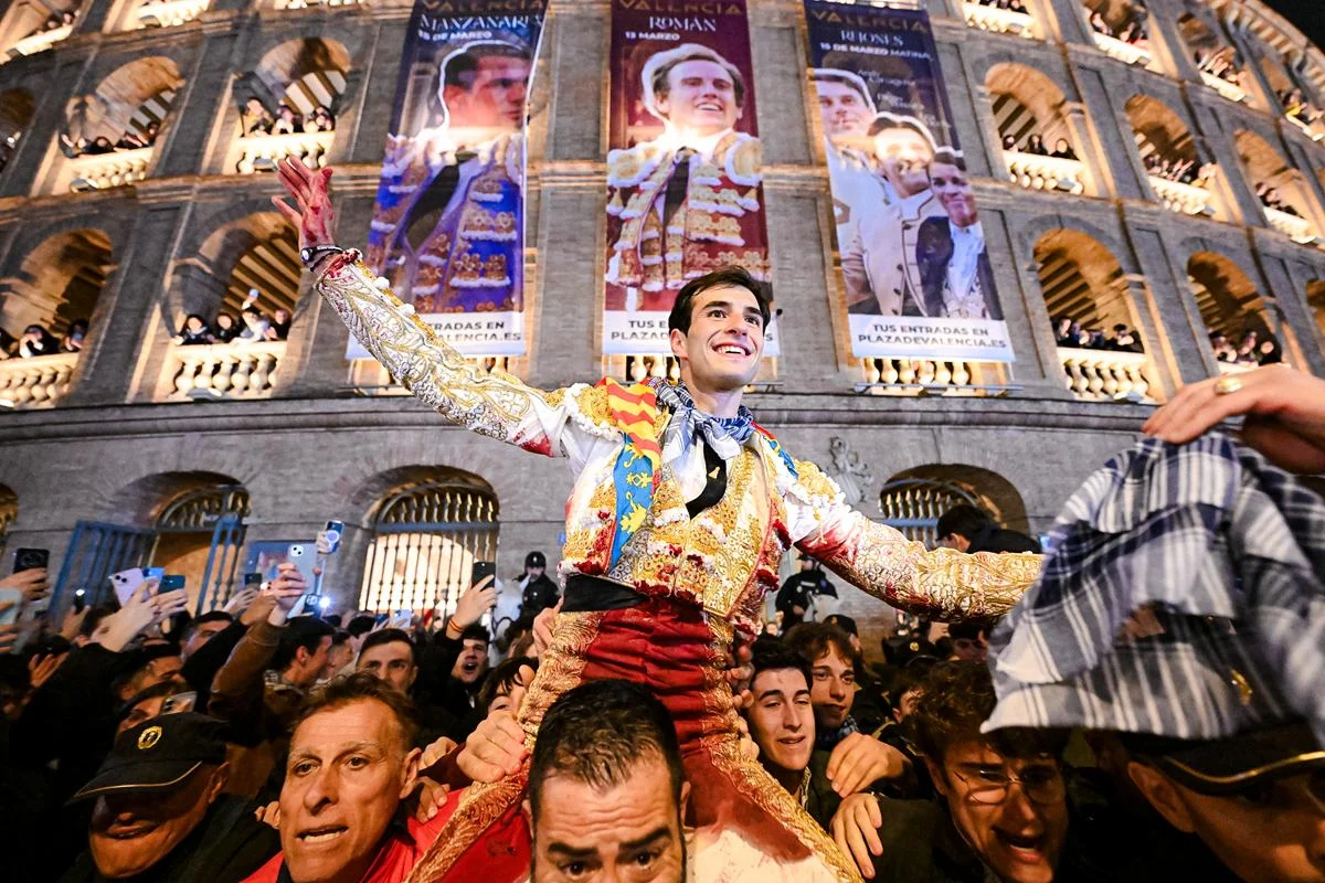 SAMUEL NAVALÓN, EL TORERO DE LAS FALLAS