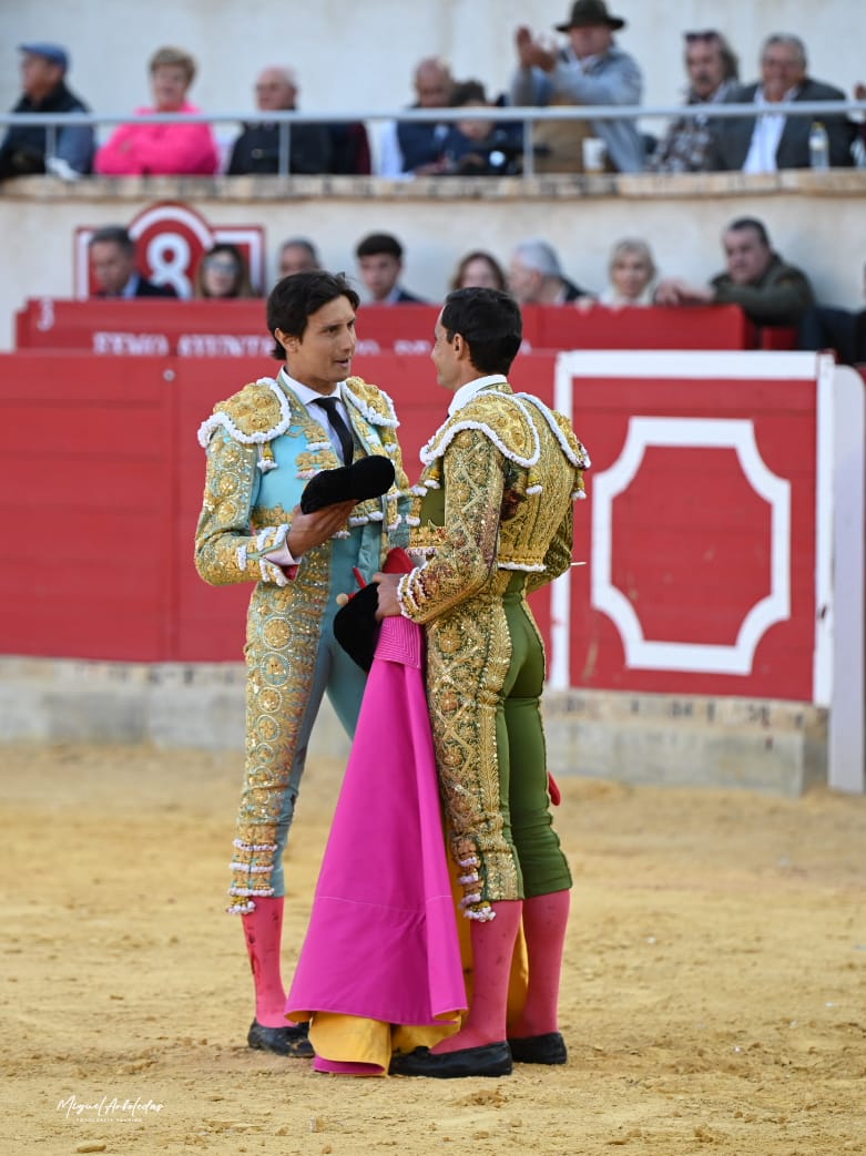 Roca Rey cuaja una faena de alarde y gallardía y corta dos orejas a “Desteñido”en Lorca