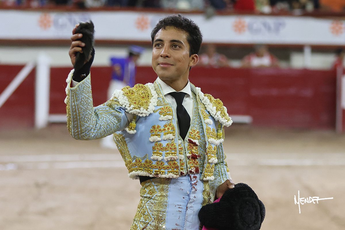 Leo Valadez corta una oreja en una tarde en la San Román pierde el triunfo por los aceros y Marcó Pérez no tuvo opciones en Aguascalientes