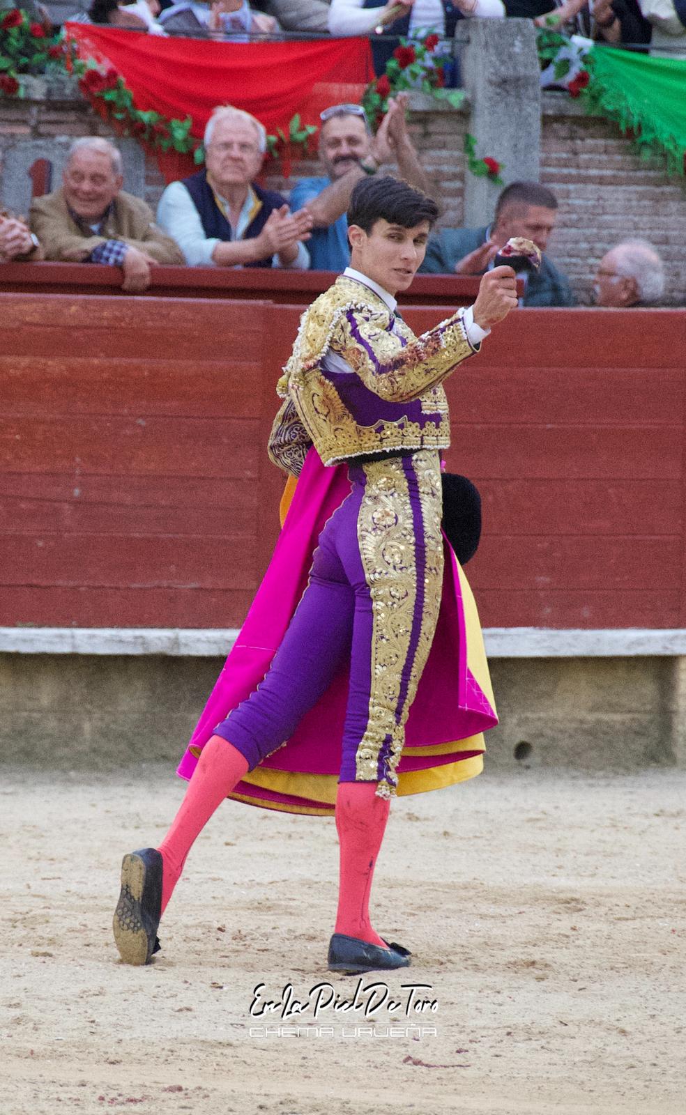 Manuel Diosleguarde firma una destacada actuación cortando una oreja