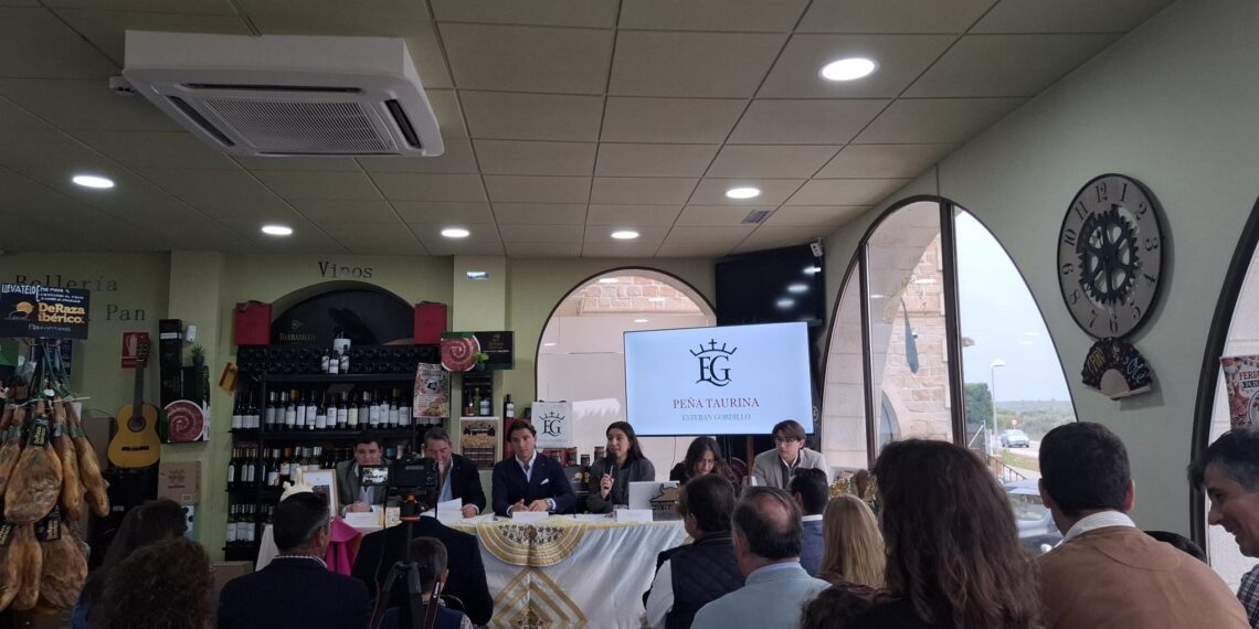 Toledo arropa a Esteban Gordillo con la creación de su Peña Taurina a las puertas de su salto al siguiente escalafón