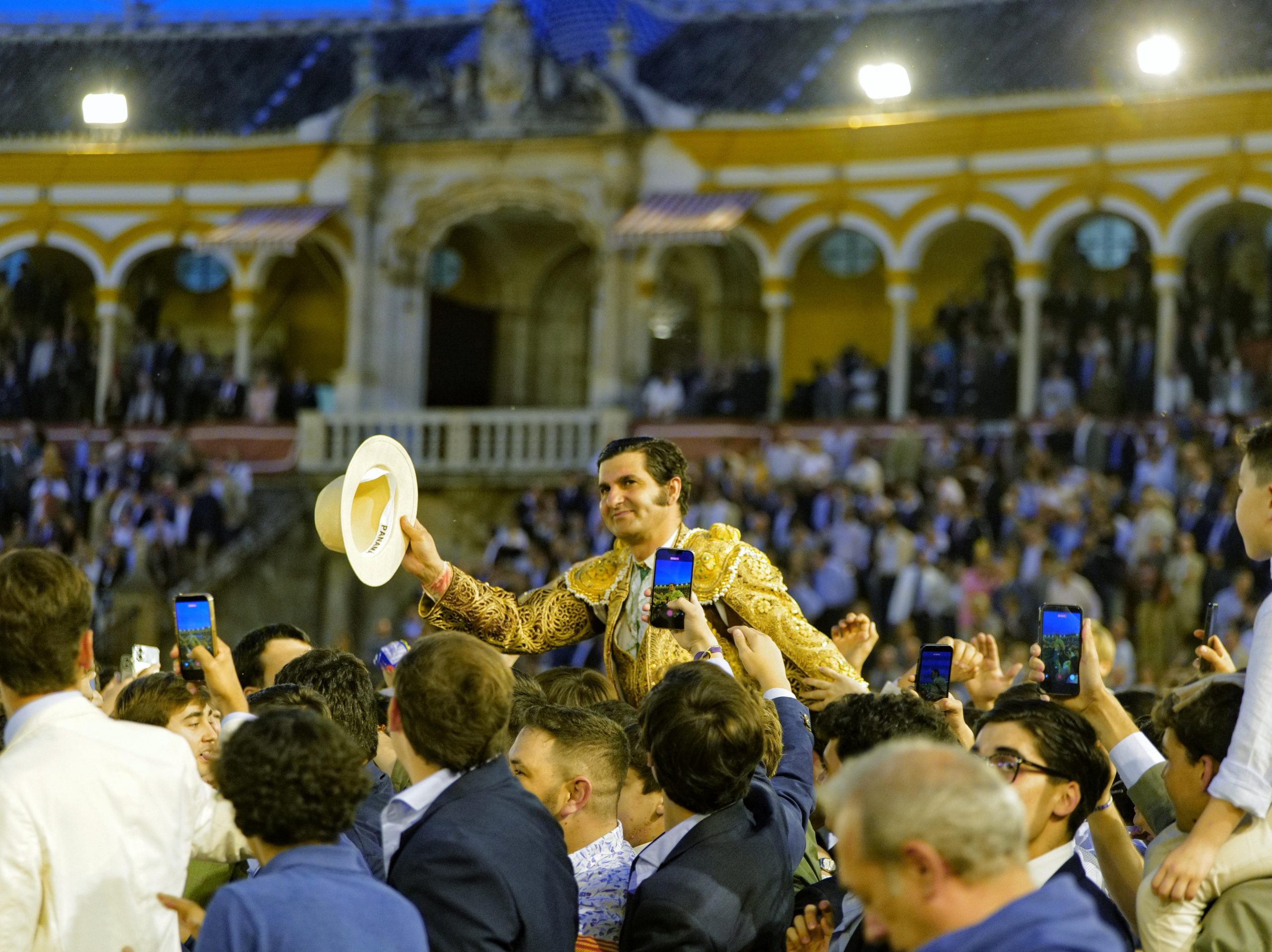 Morante hace realidad el toreo que todos hemos soñado alguna vez