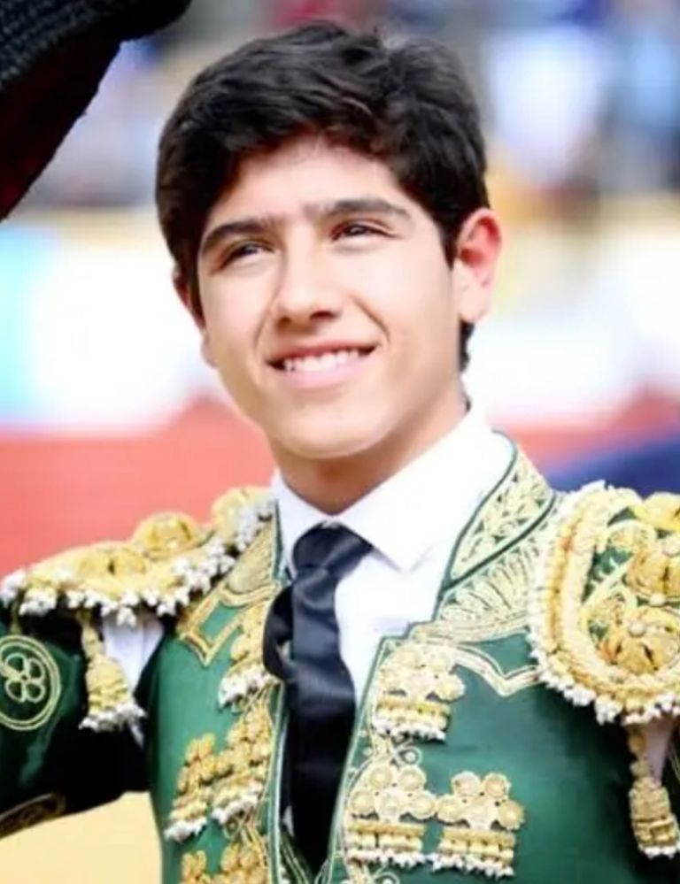 Luis David Adame rompe con su hasta ahora apoderado Víctor Caparrós