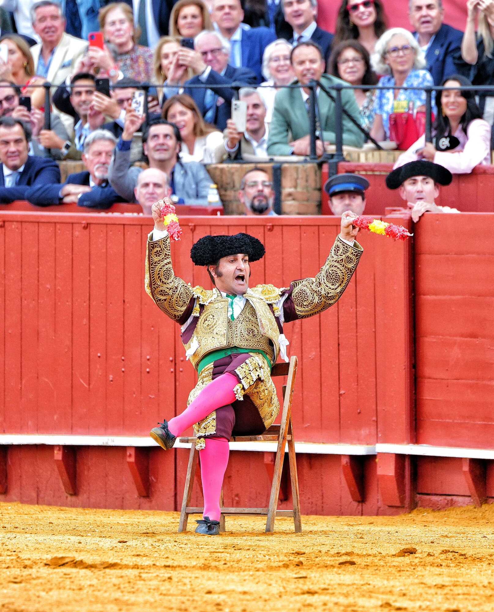 Morante suma un quinto paseíllo en Sevilla tras su tarde histórica de abril