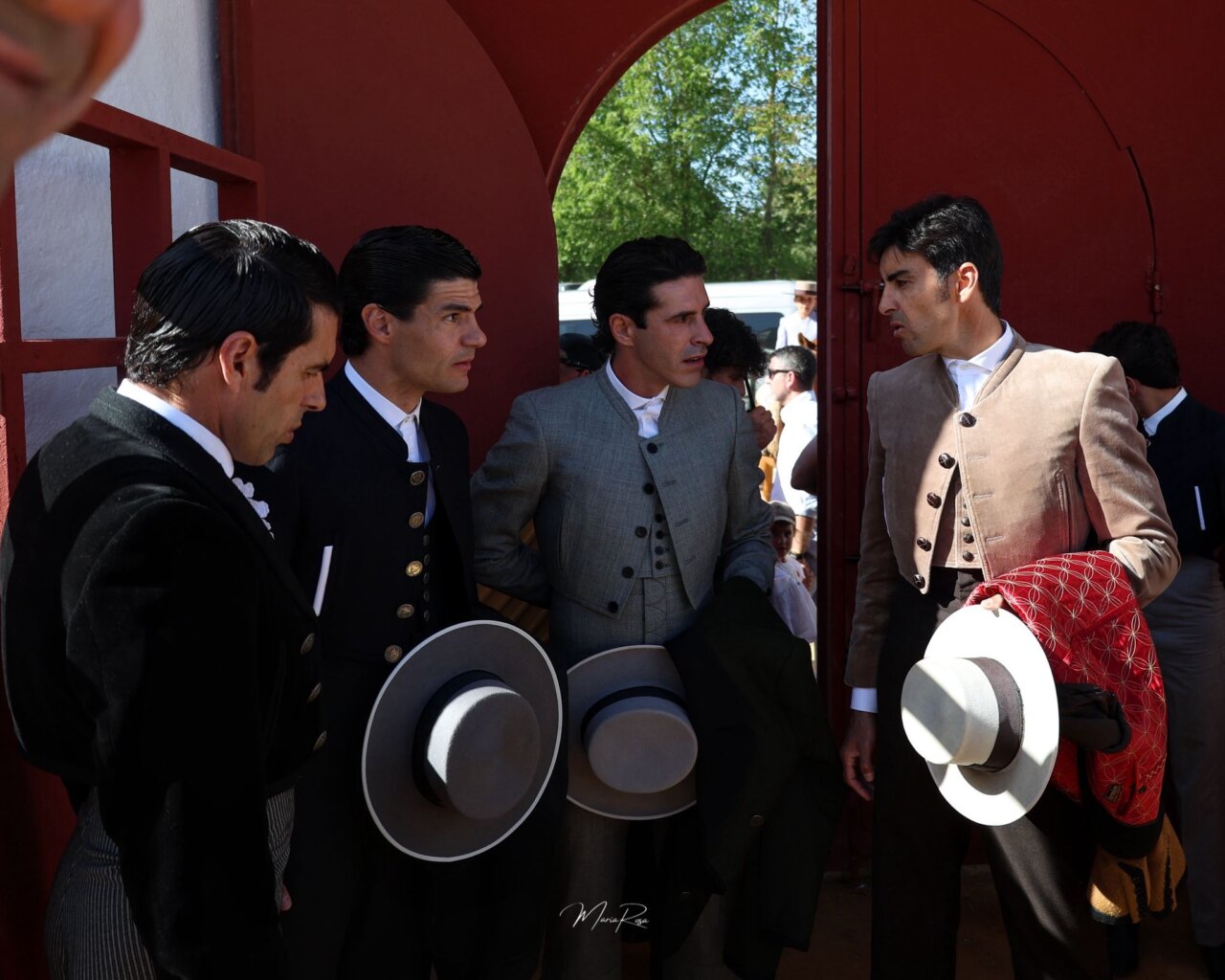 Lleno de “no hay billetes” y gran ambiente en un festival taurino con triunfo rotundo en Puebla de Sancho Pérez