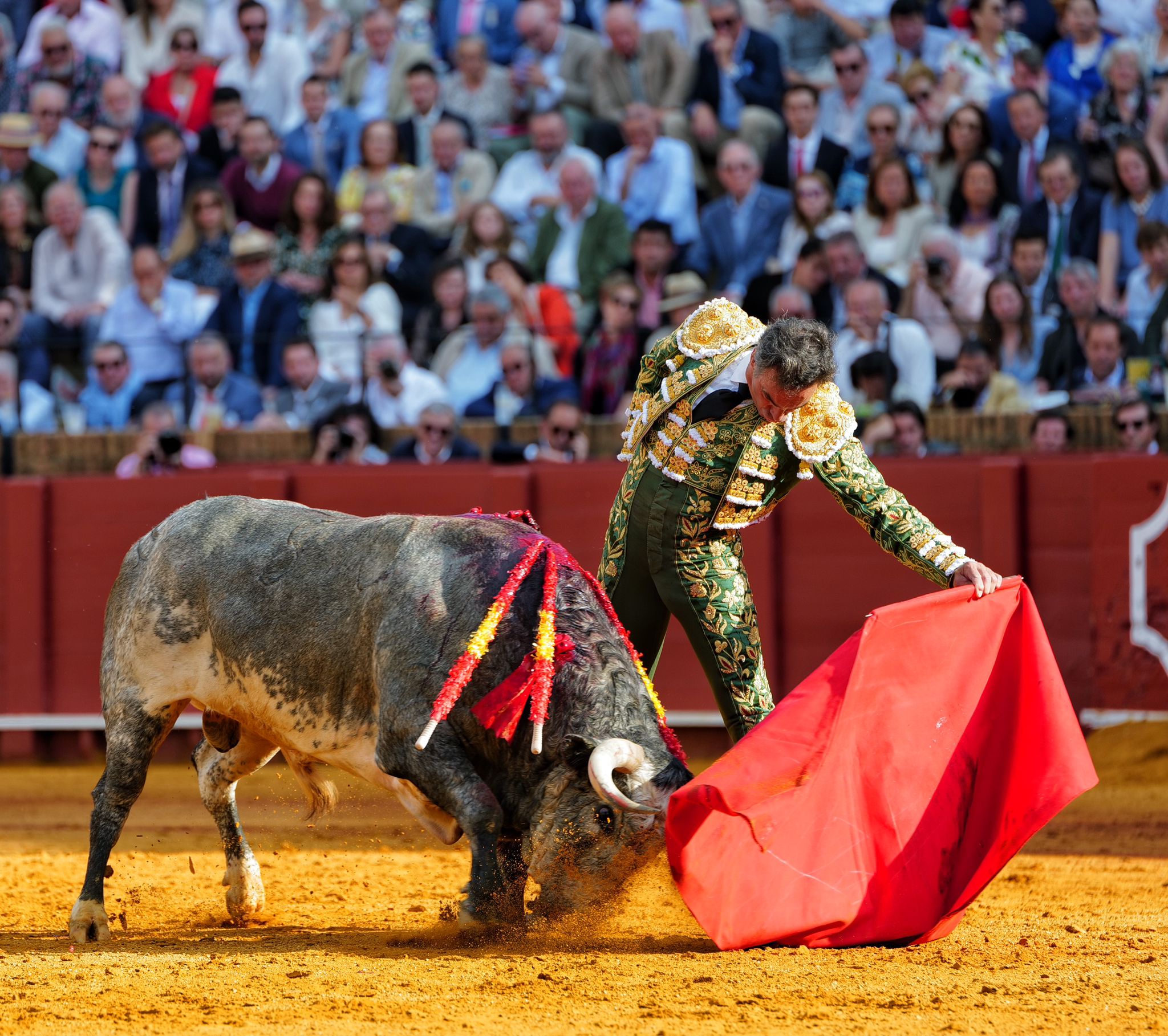 El Cid y Fortes dejan su sello en la Maestranza con dos vueltas al ruedo de peso