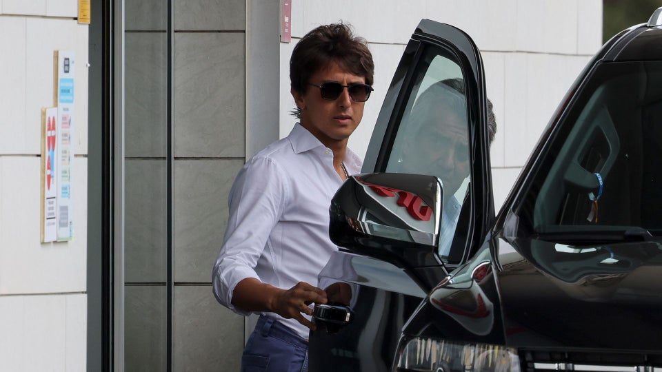 Roca Rey recibe el alta tras su grave cornada en Sevilla: “Tenía muchas ganas, porque ahí dentro no se pasa bien”