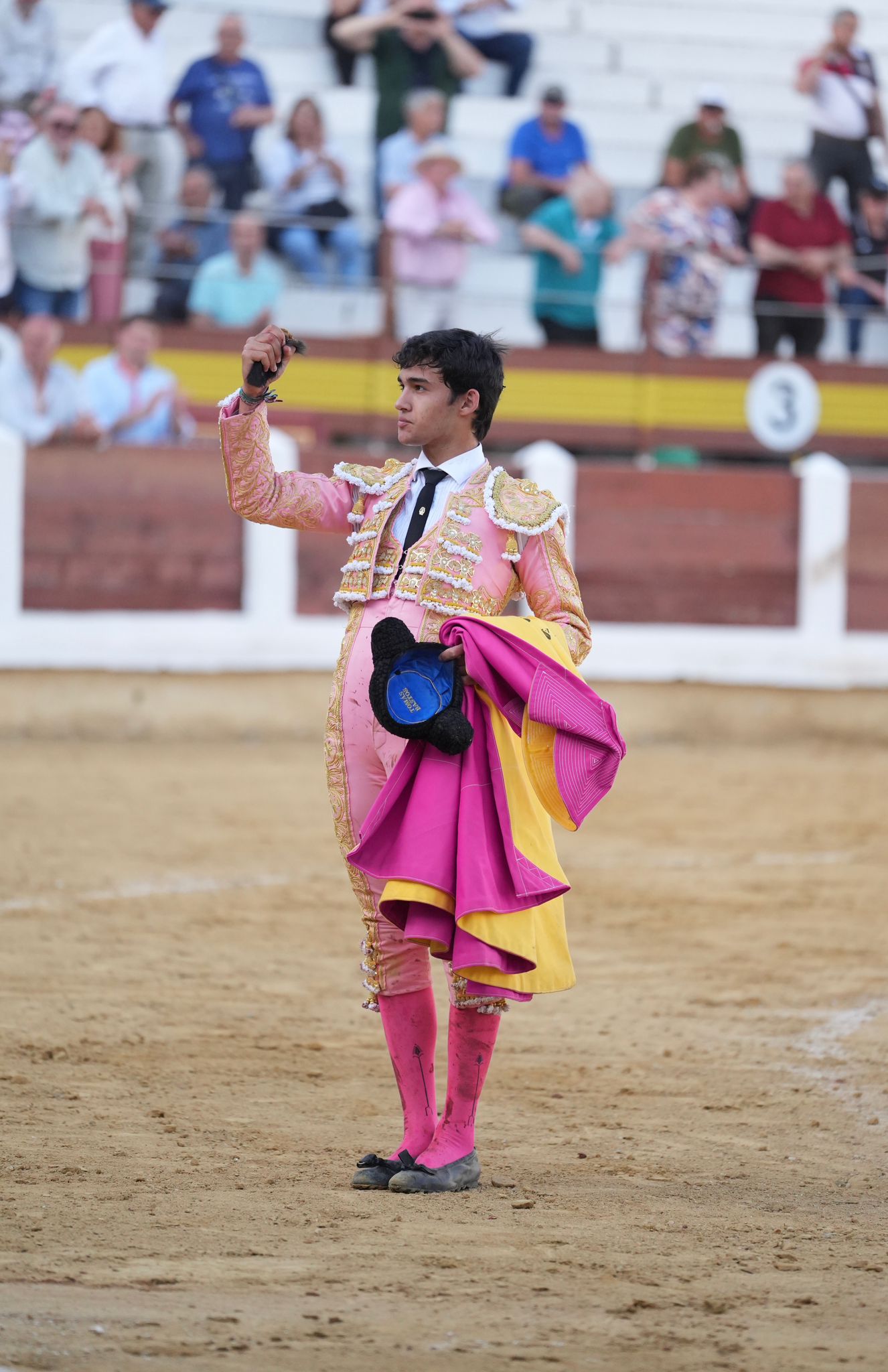 Tomás Bastos toca pelo y Julio Méndez deja una faena de poso en una tarde de entrega en Mérida