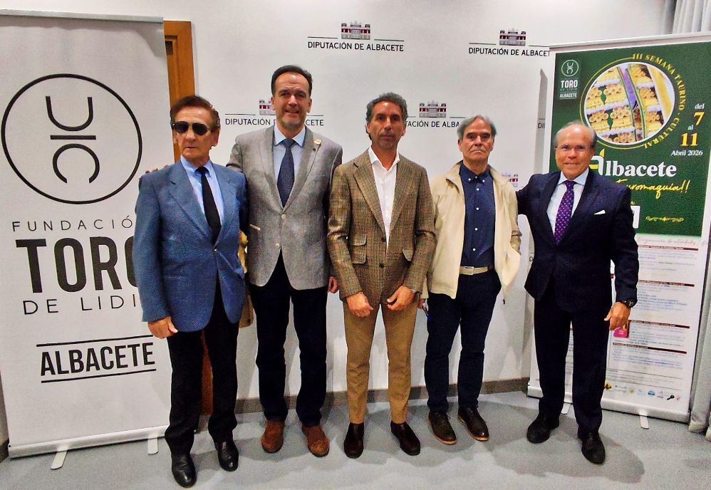 Albacete llena el aforo en un debate sobre tauromaquia que marca el pulso de su Semana Cultural