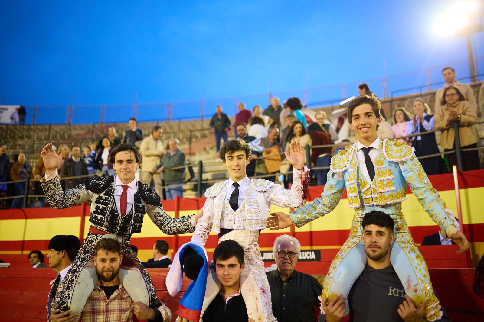 Norte, Rejas y Quintana salen a hombros en Motril tras una tarde de entrega