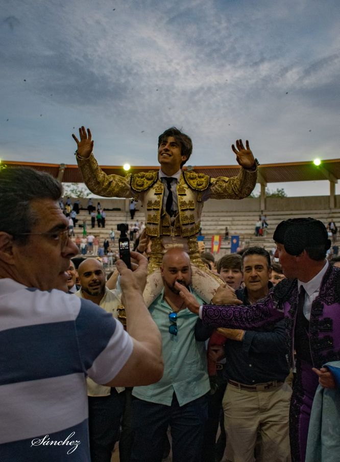 Martín Morilla se reivindica en Morón con una encerrona de peso y argumentos de torero grande