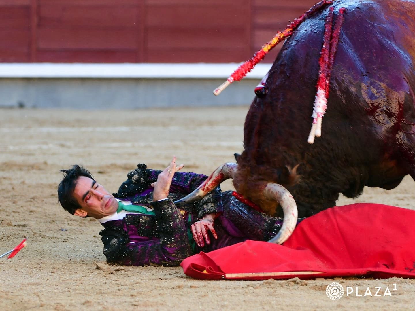 Fortes, intervenido de una cornada de 5 cm en el tercio superior de la pierna derecha en la enfermería de Las Ventas tras el percance con El Torero