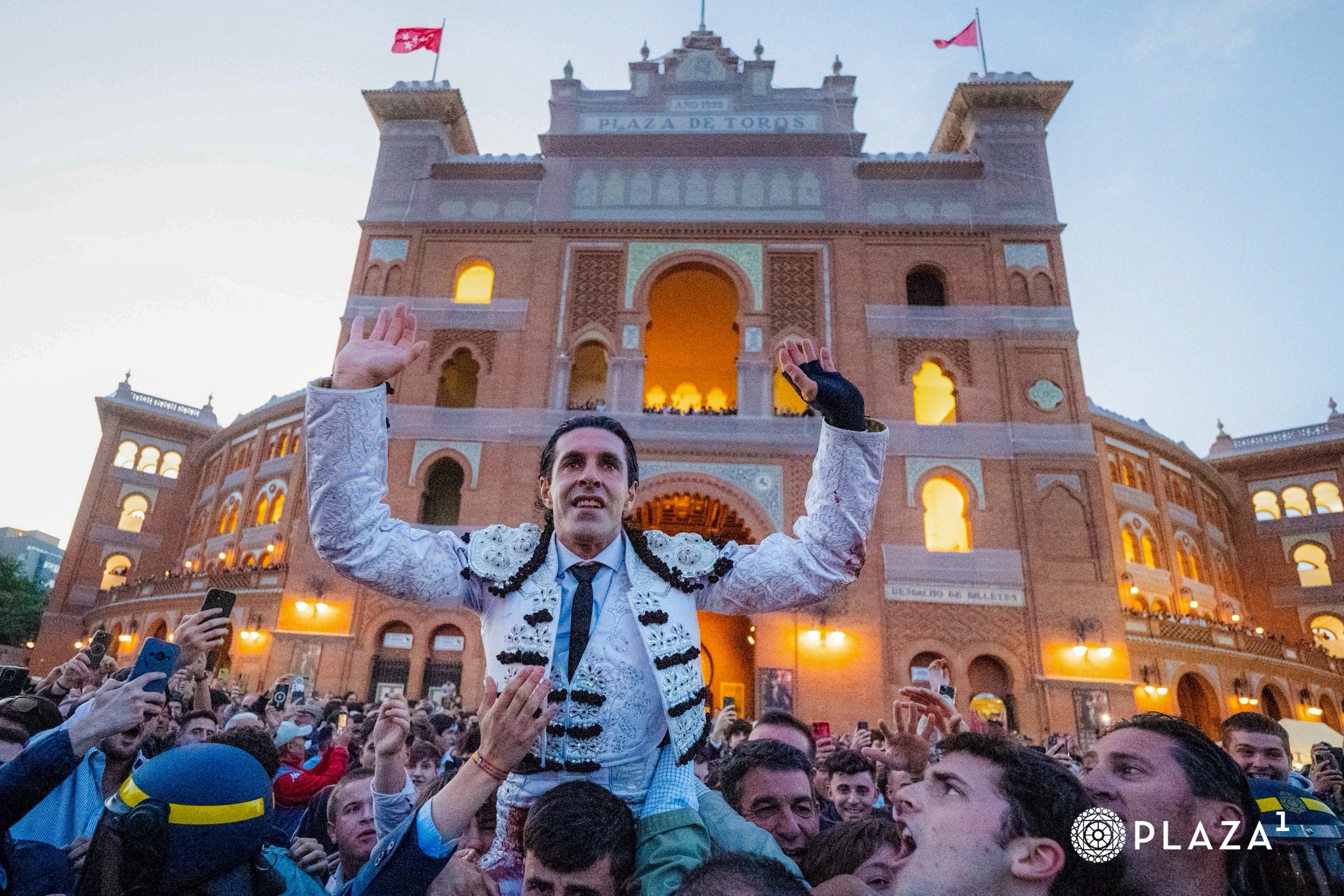 Alejandro Talavante abre la puerta grande en la primera de San Isidro