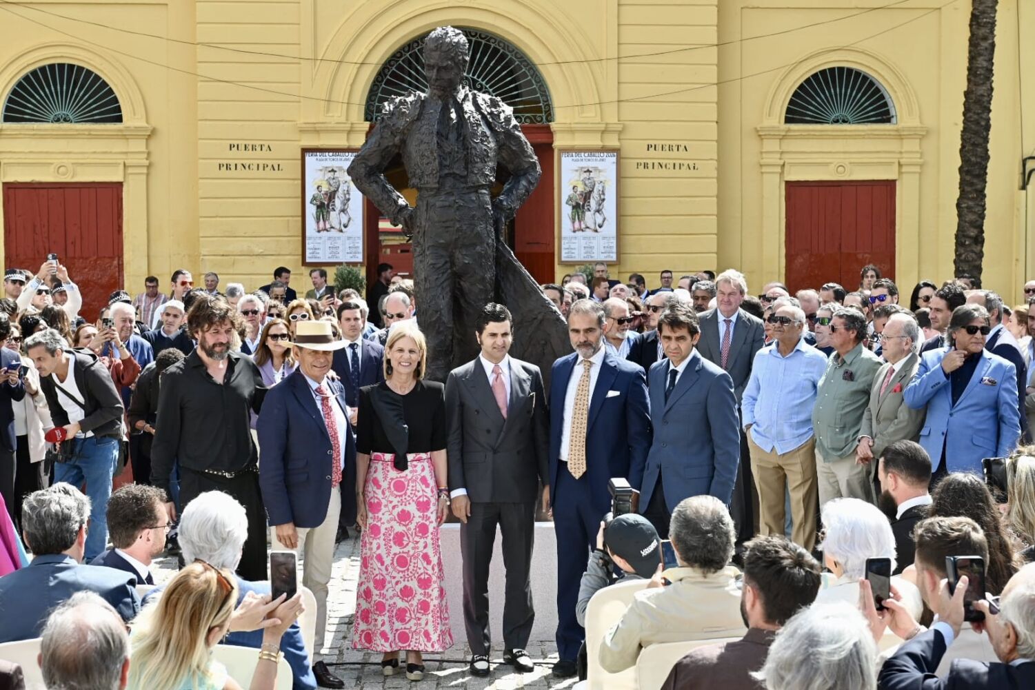 Jerez inaugura el monumento a Rafael de Paula impulsado por Morante de la Puebla