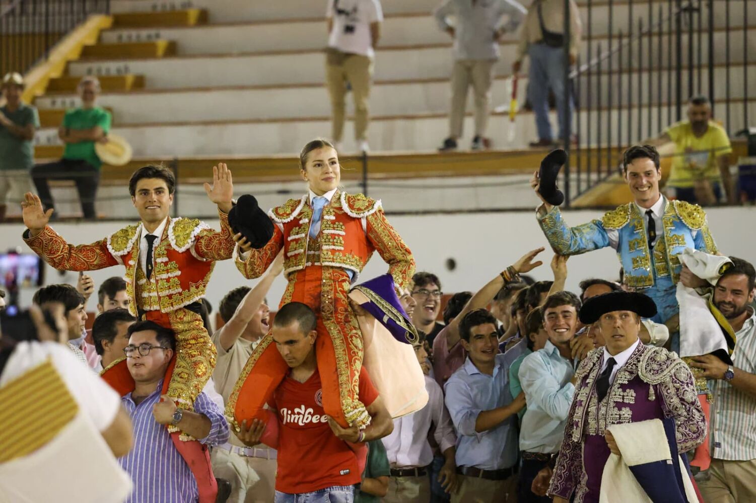 Puerta Grande para Francisco Morales, Bocanegra y Olga Casado en la novillada de Antequera