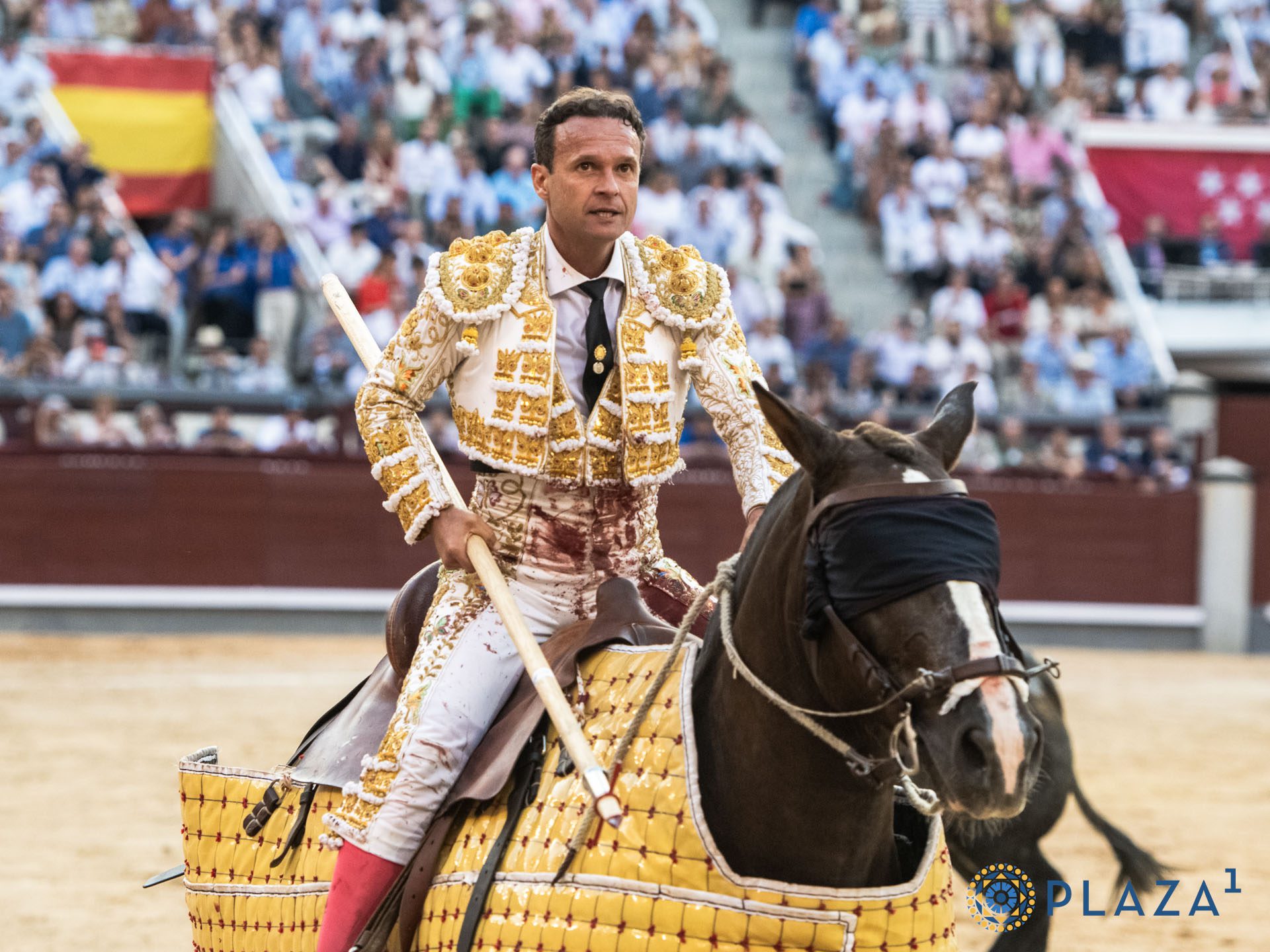 Ferrera se rompe en derechazos de hondura, toma el caballo en un tercio inédito y Otero firma un gran par de banderillas en una tarde de máxima entrega (En Vídeo)