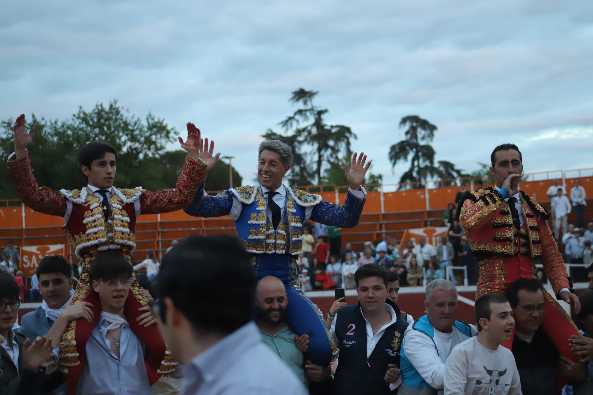 Puerta Grande triple en La Carolina: El Fandi, Escribano y Linares desbordan la tarde con una corrida de Juan Albarrán