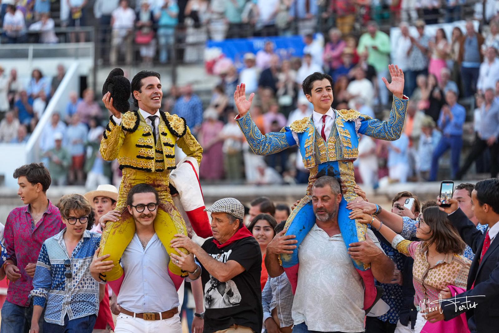 Puerta Grande para Talavante y Marco Pérez en Nimes tras una tarde marcada por el gran tercero de El Freixo