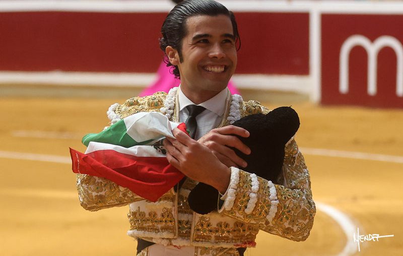 Diego San Román, en lo más alto del podio mexicano