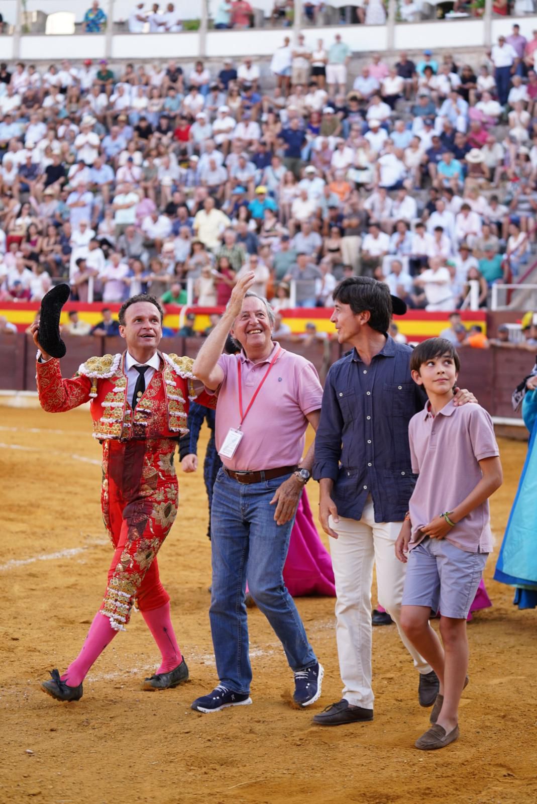 Ferrera indulta un gran toro de El Capea en una tarde triunfal de Olga Casado