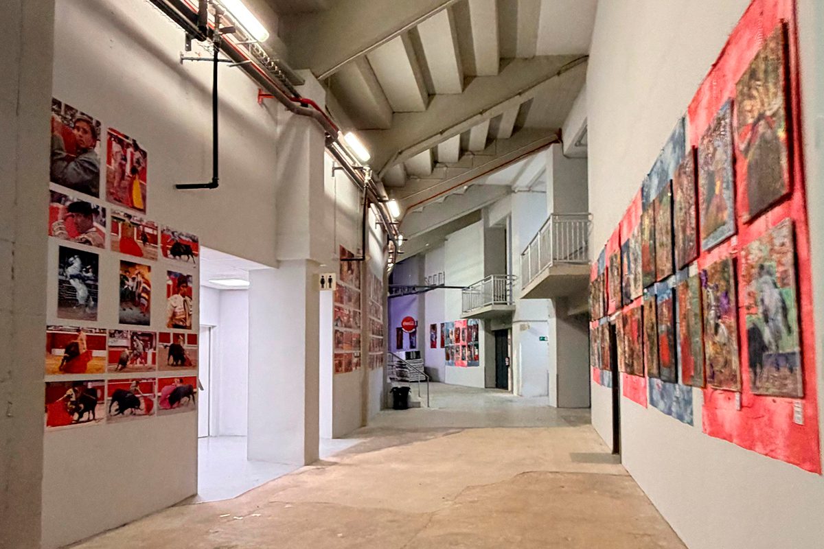 Emilio Méndez lleva al Coliseum Burgos su exposición “15 años de Toros, Pasión y Arte”