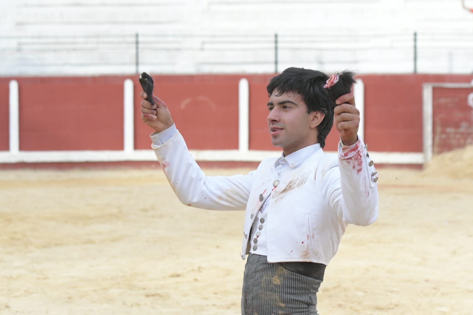Pedro de la Hermosa y Rodrigo Villalón avanzan en Talayuelas en el Certamen “Maestro Curro Fuentes”