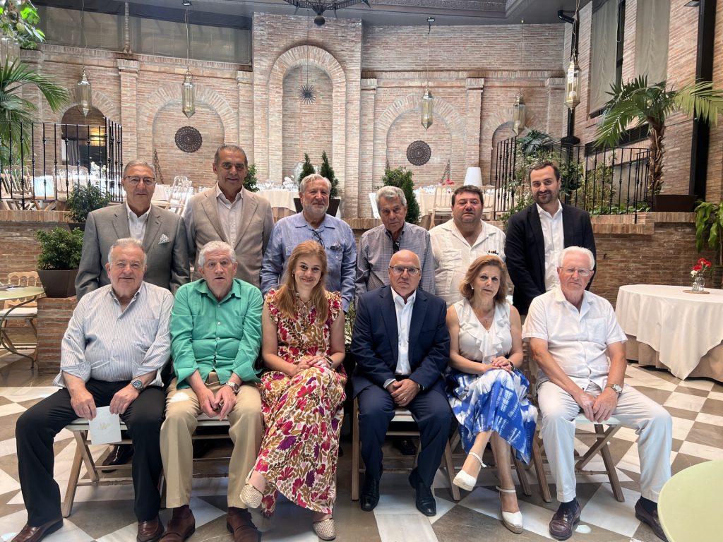 El Fandi recibe el Premio “Al Detalle para el Recuerdo” por el tercio compartido con Morante y Aguado en Granada