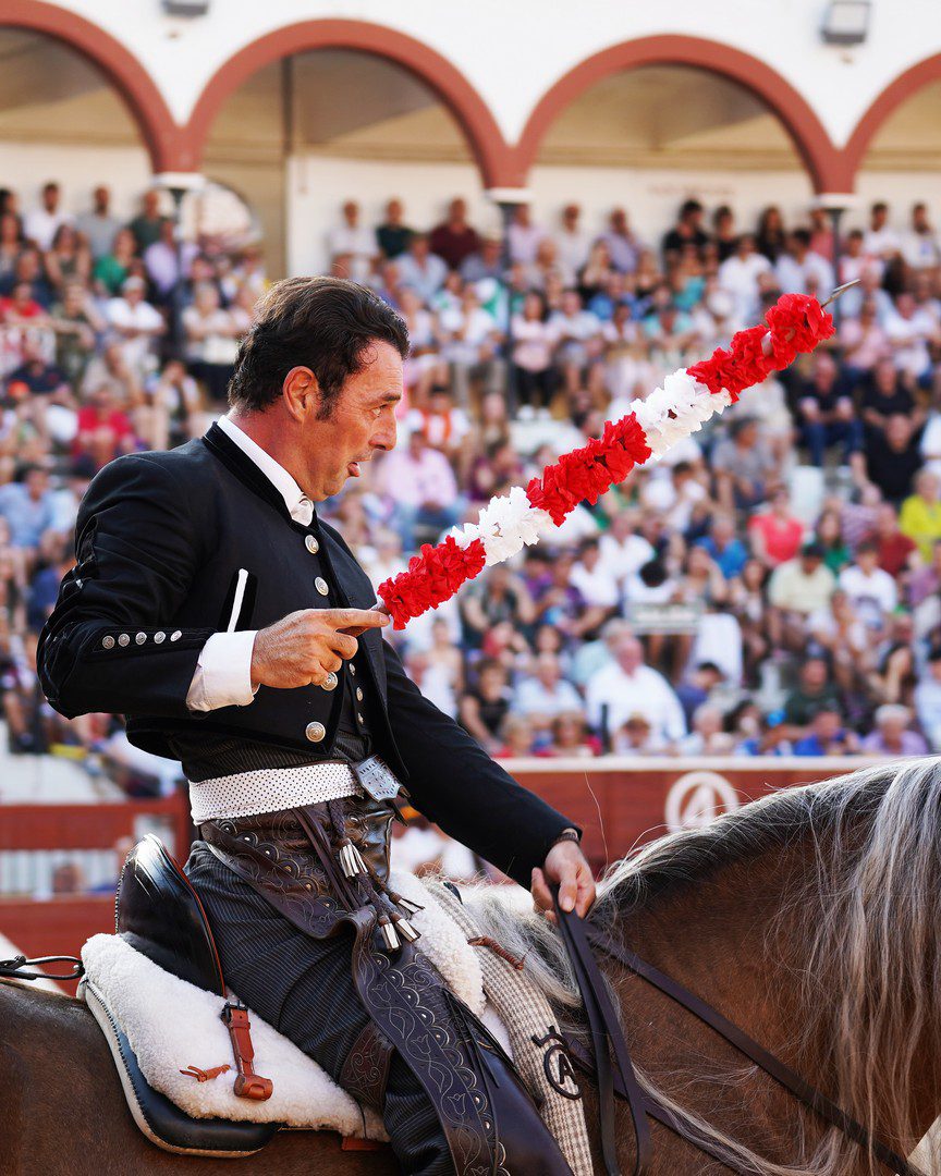 Andy Cartagena, Lea Vicens y Sergio Pérez de Gregorio tocan pelo en el arranque de San Juan