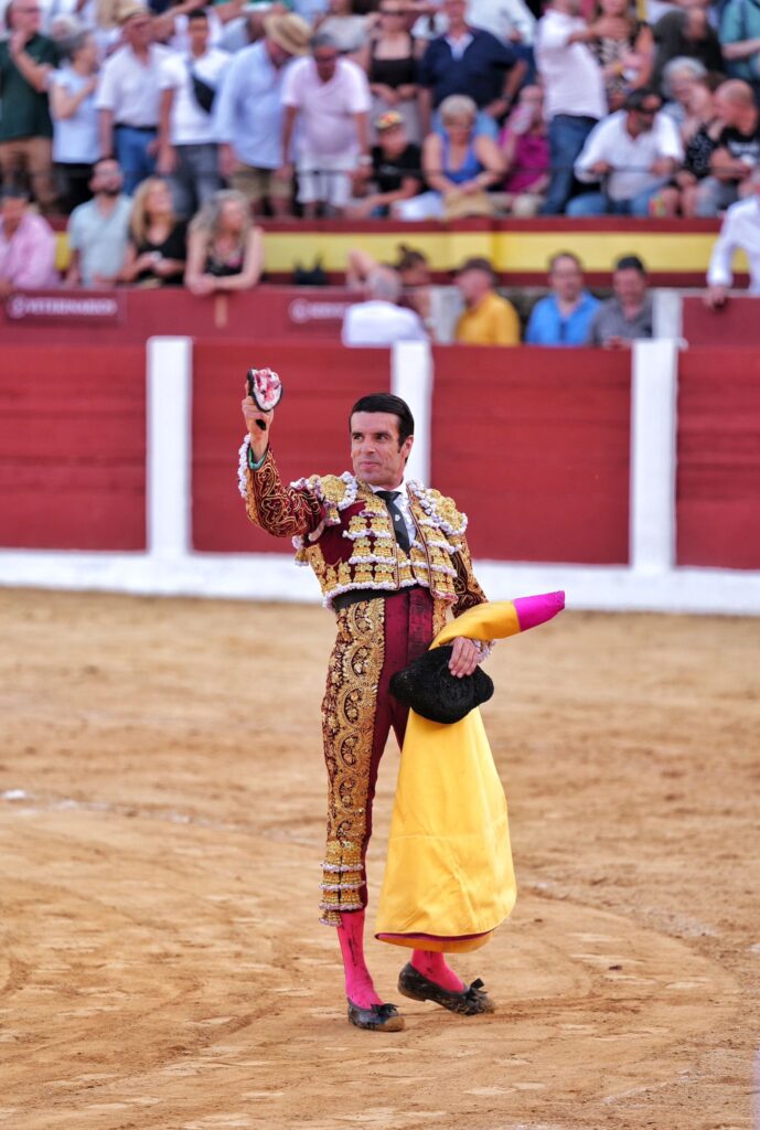 Emilio de Justo marca el pulso en Plasencia y Manzanares toca pelo en el arranque de feria