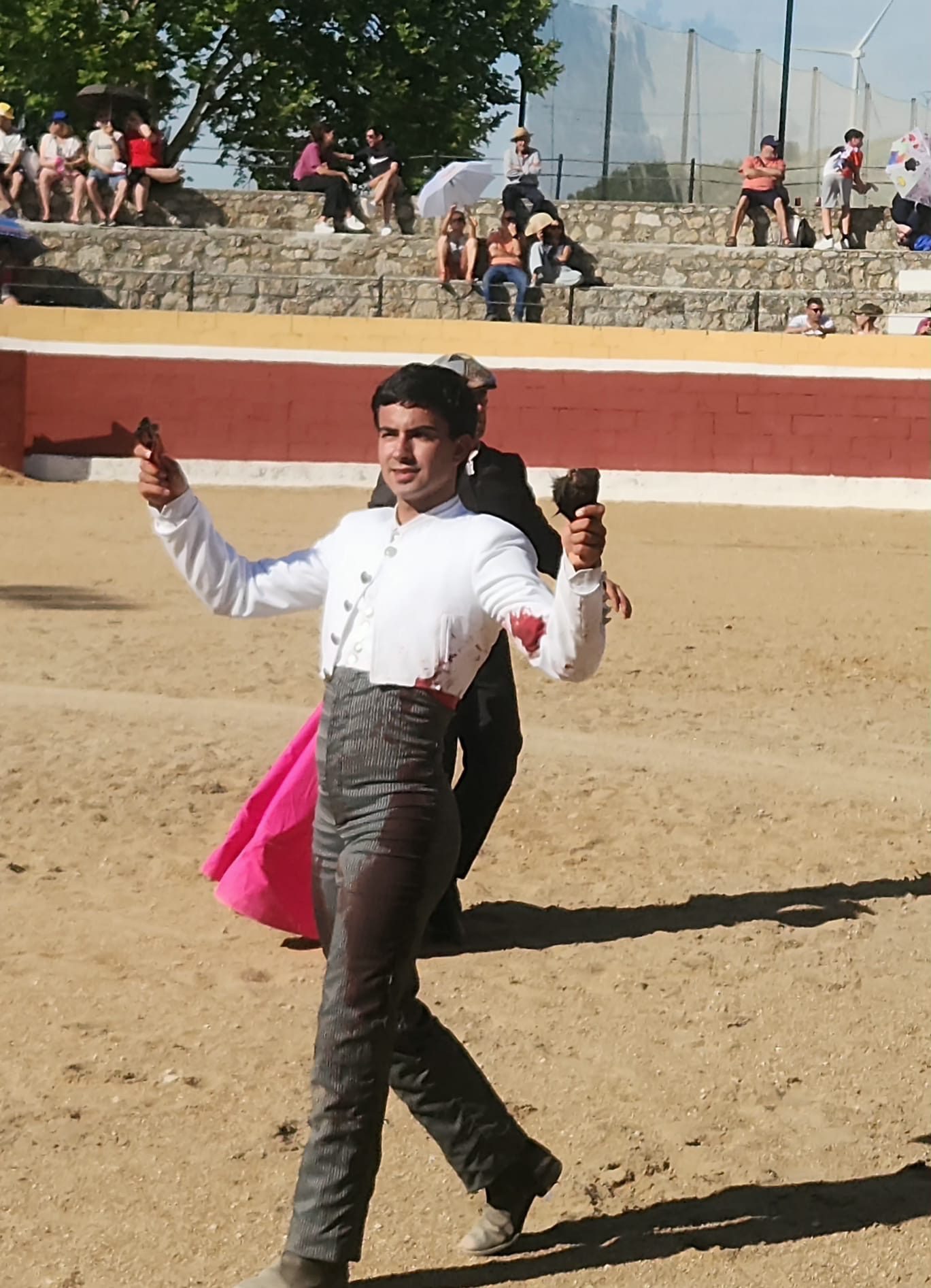 Pedro de la Hermosa abre la Puerta Grande en Ampudia tras una actuación de gran nivel