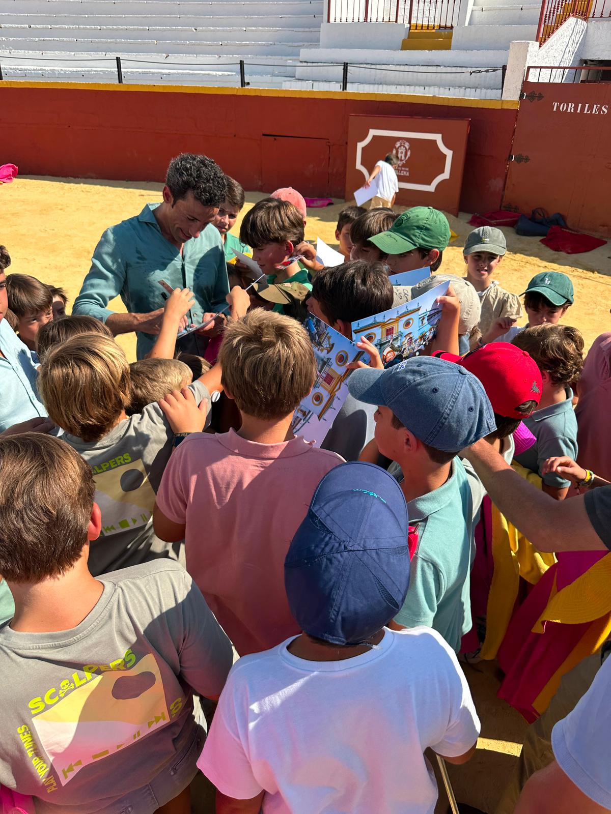 David de Miranda comparte una mañana de toreo y cercanía con los alumnos del Campus de Aficionados Prácticos