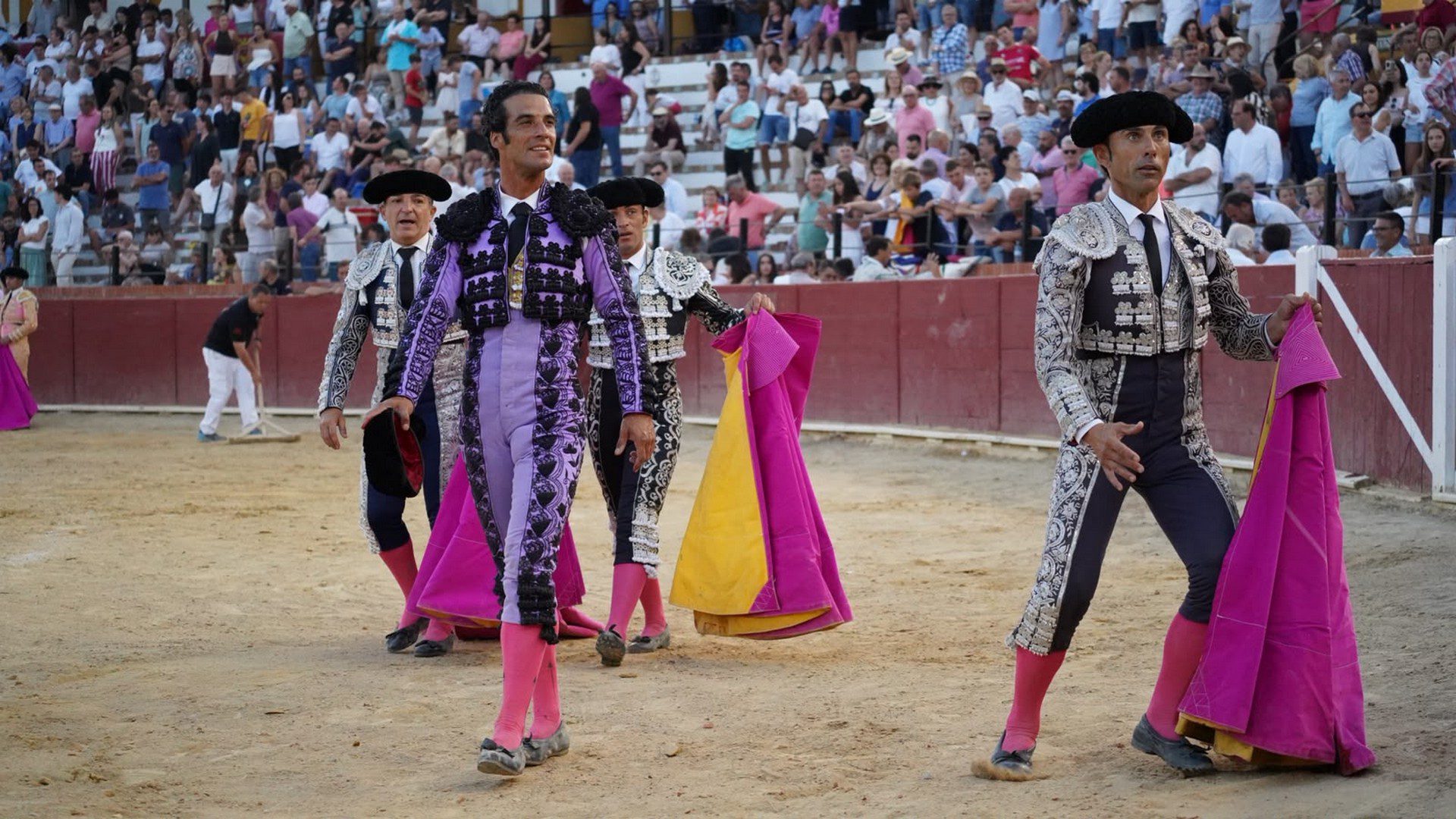 Morenito de Aranda y Los Maños honran la memoria de Víctor Barrio con una tarde de triunfo en Teruel