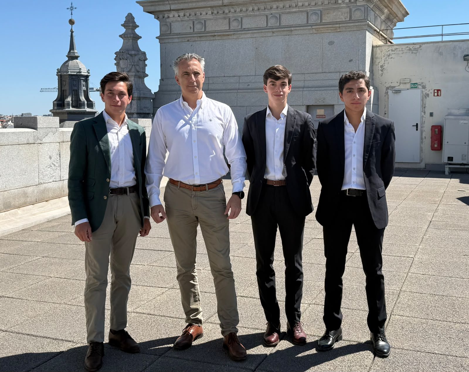 Carlos Novillo recibe a los finalistas del Circuito de Madrid antes de las finales del certamen
