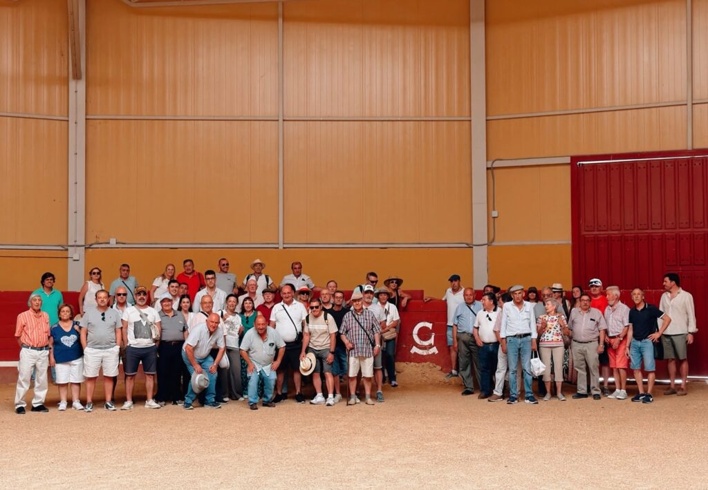 Los abonados de Valladolid viven el campo bravo en Garcigrande antes de la Feria de San Lorenzo